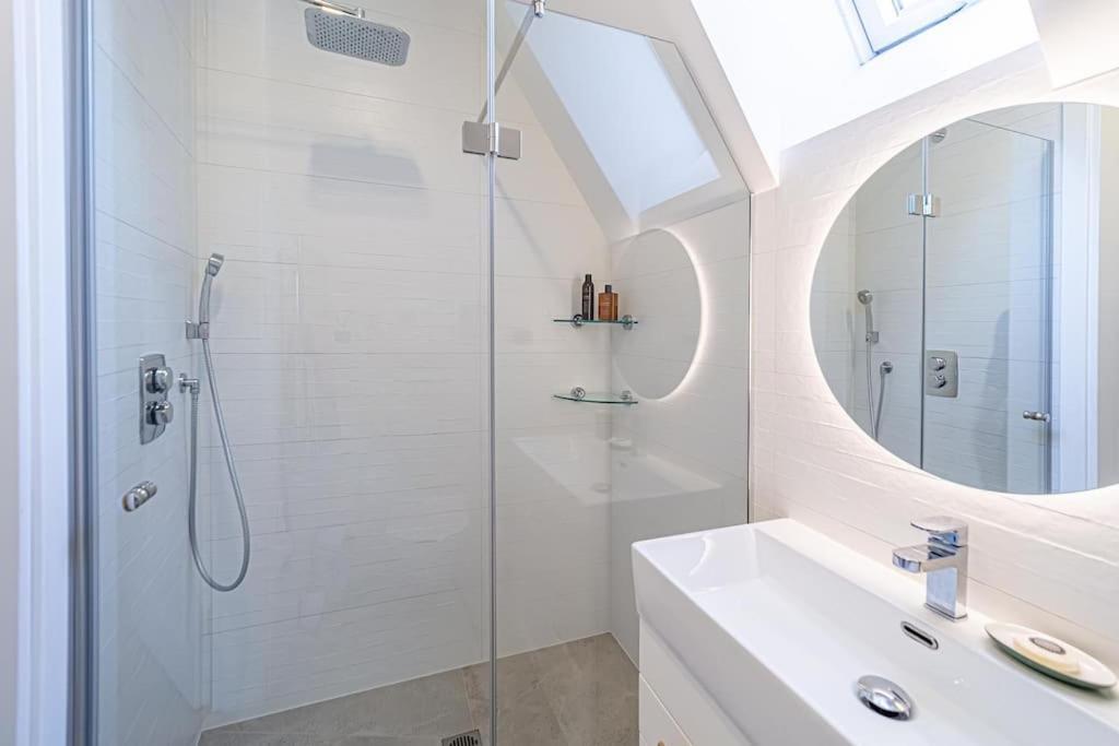 Sky Apartment With Free Parking And Balcony & Ac Kaunas Buitenkant foto