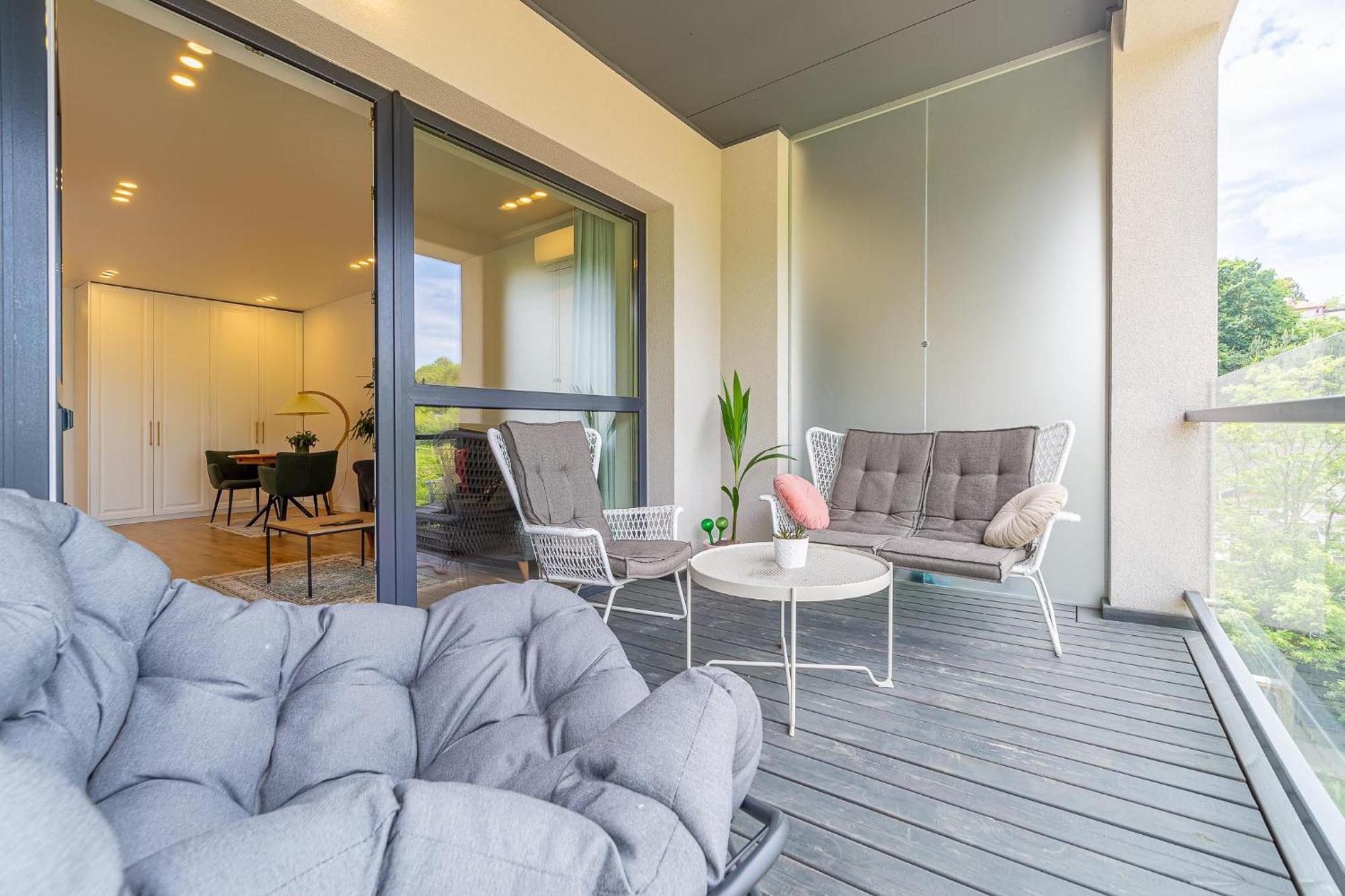 Sky Apartment With Free Parking And Balcony & Ac Kaunas Buitenkant foto